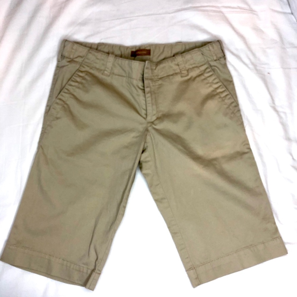 Khaki Bermuda’s, never worn like new!